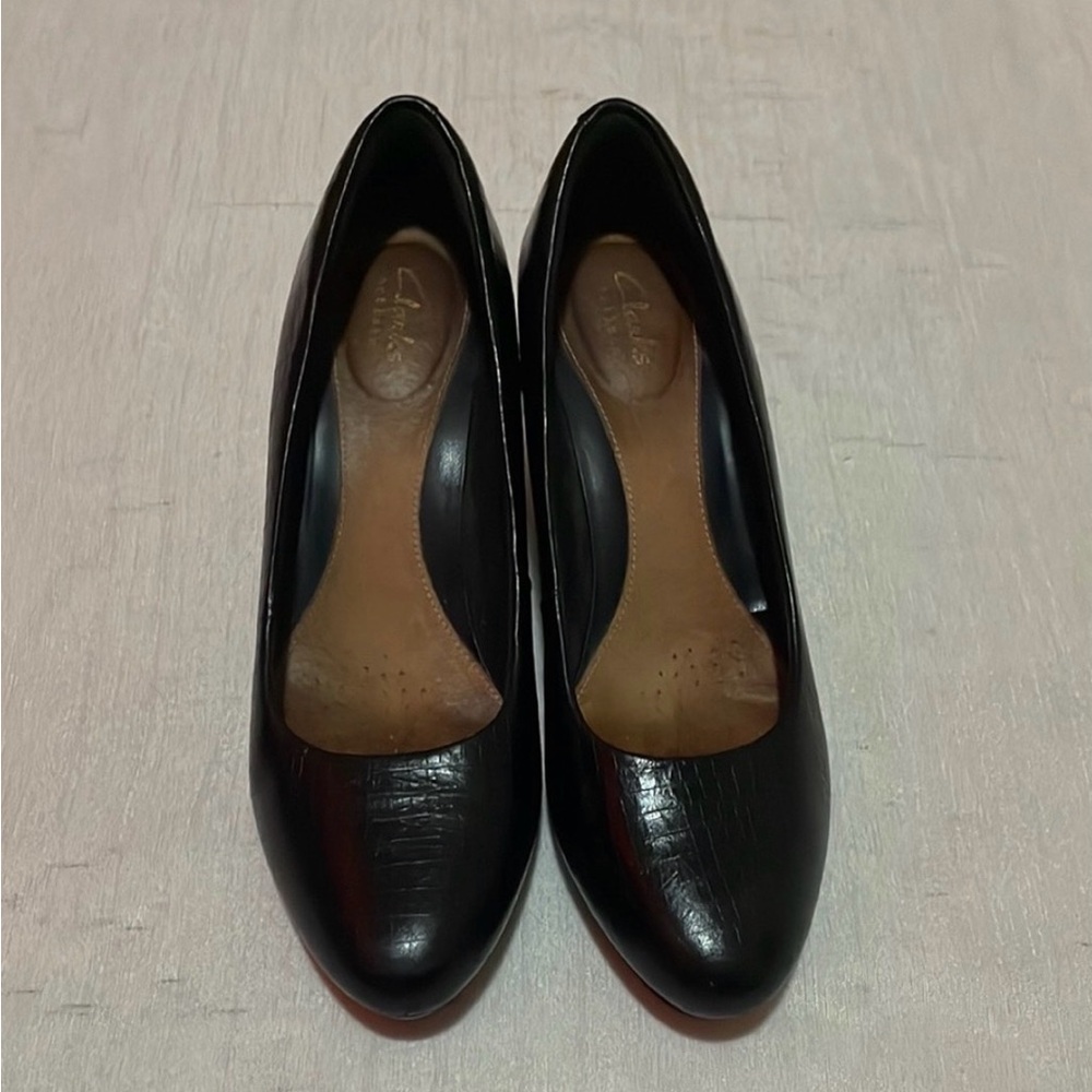 Clarks Black Leather Pointed Pump Heels